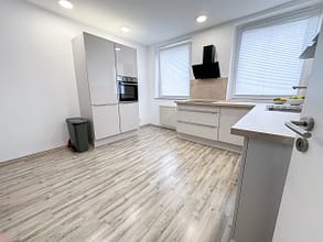 RÜ-LIVING: Ihr 2-Zimmer-Traum in Essens Hotspot - Küche