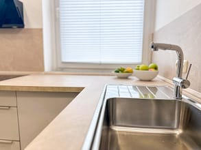 RÜ-LIVING: Ihr 2-Zimmer-Traum in Essens Hotspot - Küche