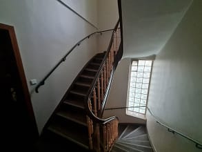 Dein neues Zuhause - Moderne EG Wohnung - Treppenhaus