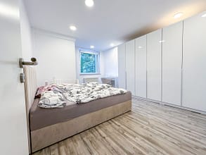 RÜ-LIVING: Ihr 3-Zimmer-Traum in Essens Hotspot - Schlafzimmer