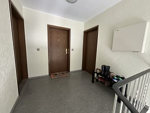 Helle 2-Zimmer-Wohnung in ruhiger Lage in Frohnhausen - Wohnungseingang