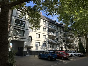 Helle 2-Zimmer-Wohnung in ruhiger Lage in Frohnhausen - Hausansicht