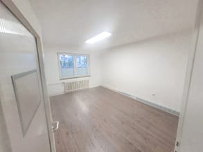 Freie Gewerbefläche über zwei Etagen in City nähe ab sofort frei // direkt anfragen - 1. OG Büroraum