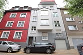 Lichtdurchflutete DG-Wohnung mit Balkon + Loggia und Einzelgarage in ruhiger Lage - Hausansicht