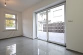 Kernsanierte Hofwohnung über 2 Ebeneren - große Terrasse, WE10 EG links // Bismarckhaus - Ausgang zur Terrasse