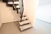 Kernsanierte Hofwohnung über 2 Ebeneren - große Terrasse, WE10 EG links // Bismarckhaus - Abgang Schlafzimmer