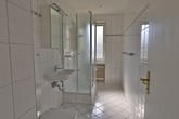 schöne Altbau Wohnung mit 3 Zimmer im Essener Süden mit großem Balkon - Badezimmer leer