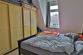 Vermietete Dachgeschoss-Wohnung mit großem Balkon - beliebte Lage in Frohnhausen - Schlafzimmer