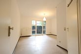 Charmantes Appartement mit idyllischer Terrasse in Essen Frillendorf // sofort frei - Eingang Wohn-Essbereich