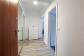 RÜ-LIVING: Ihr 3-Zimmer-Traum in Essens Hotspot - Flur