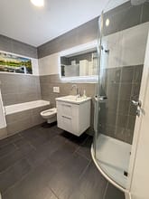 Terrassenwohnung mit Garten – Ihr Rückzugsort in Bredeney - Badezimmer