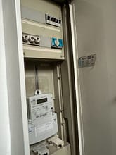 Lichtdurchflutete DG-Wohnung mit Balkon + Loggia und Einzelgarage in ruhiger Lage - Sicherungskasten Wohnung