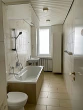 schöne Altbau Wohnung mit 3 luftigen Zimmer im Essener Süden und großem Balkon - Badezimmer