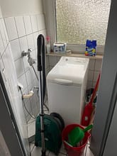 Vermietete Dachgeschoss-Wohnung mit großem Balkon - beliebte Lage in Frohnhausen - Waschraum