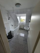 Helle 2-Zimmer-Wohnung in ruhiger Lage in Frohnhausen - Badezimmer